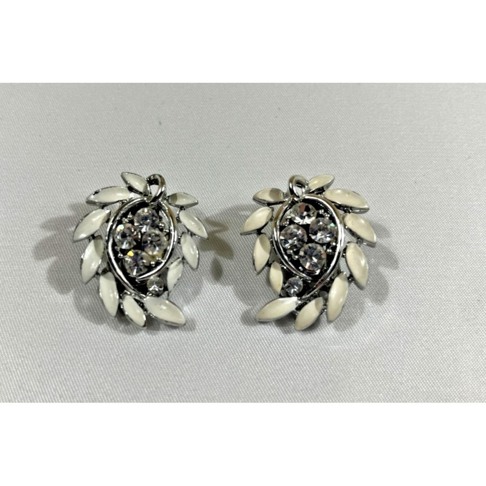 Lisner Vintage Womens Clip On Earrings White Enamel Silver Tone Leaf Rhinestone